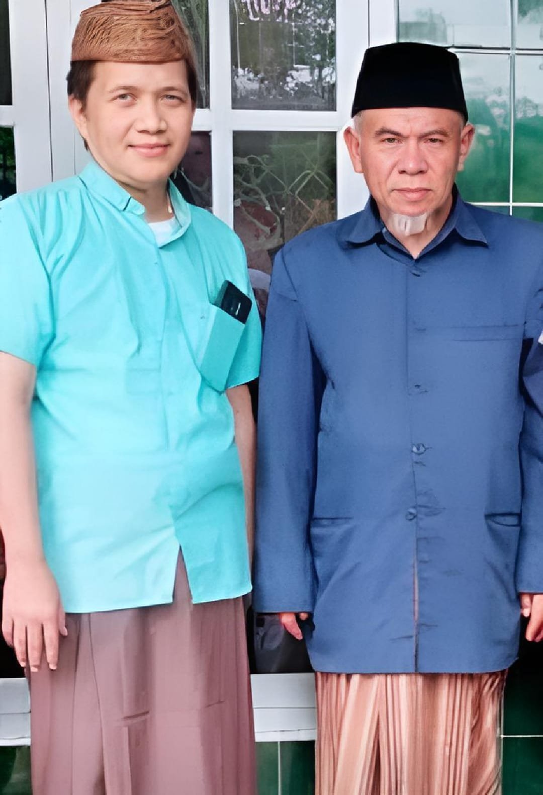 Foto guru besar yayasan Alhidayah laaduny ustadz Didi suhardiman bersama K.H Muntasir bin Muhammad nur (Abah bumi ayu)