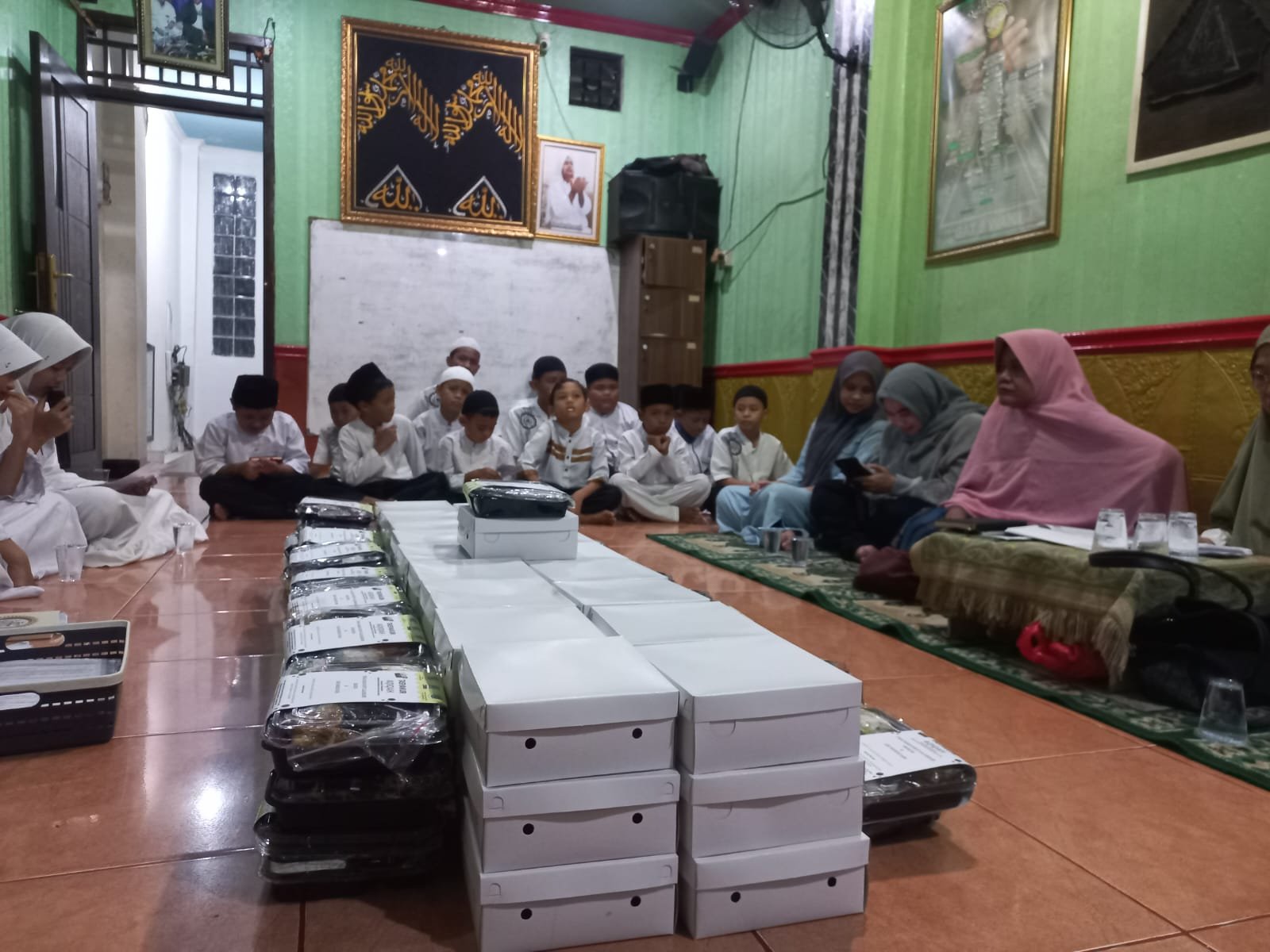 Video kegiatan mingguan di yayasan Alhidayah laaduny acara malam Jum’at dan santunan anak-anak yatim Alhidayah laaduny