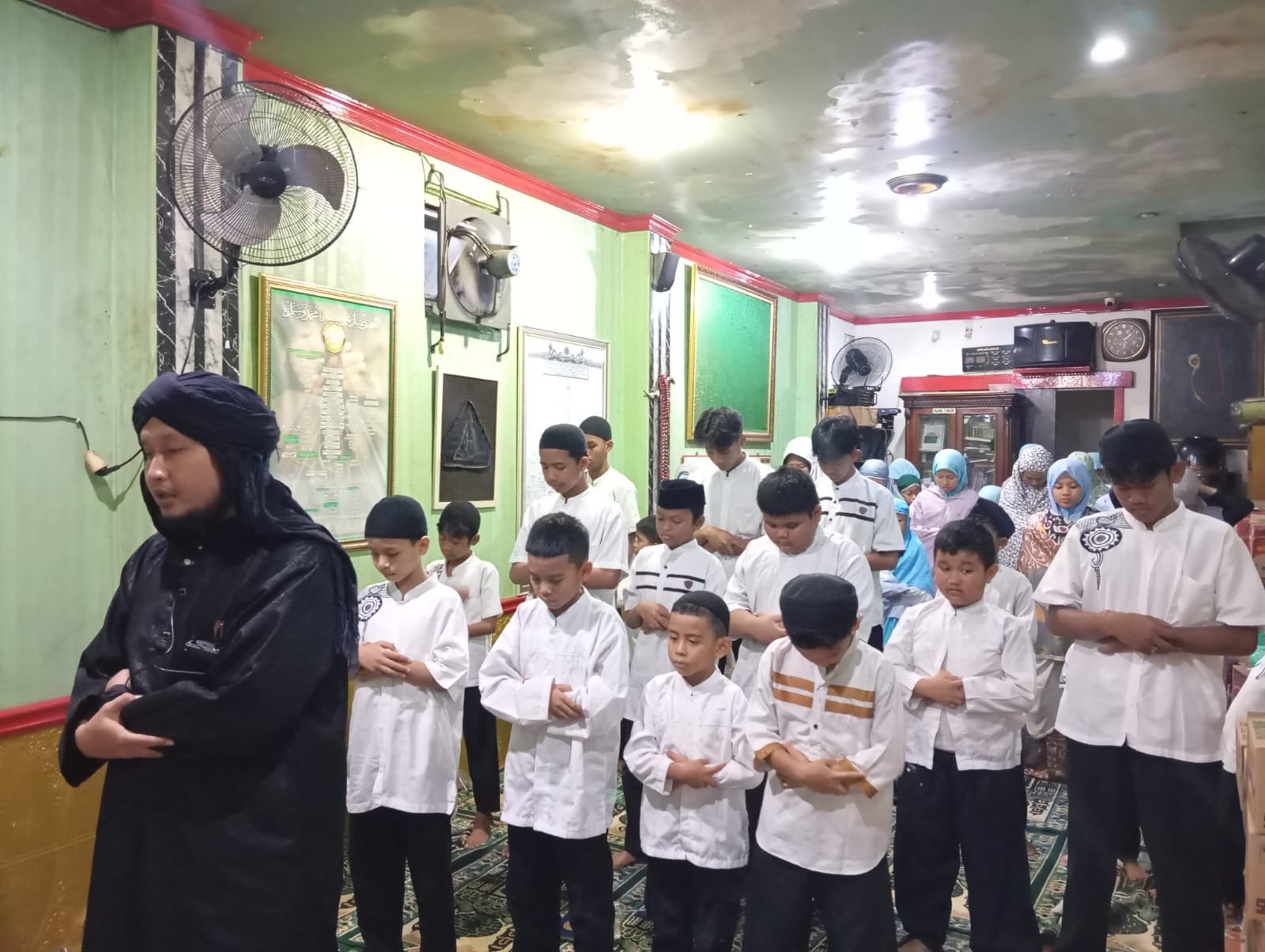 Keutamaan sholat tarawih malam ke 13 By Alhidayah Laaduny